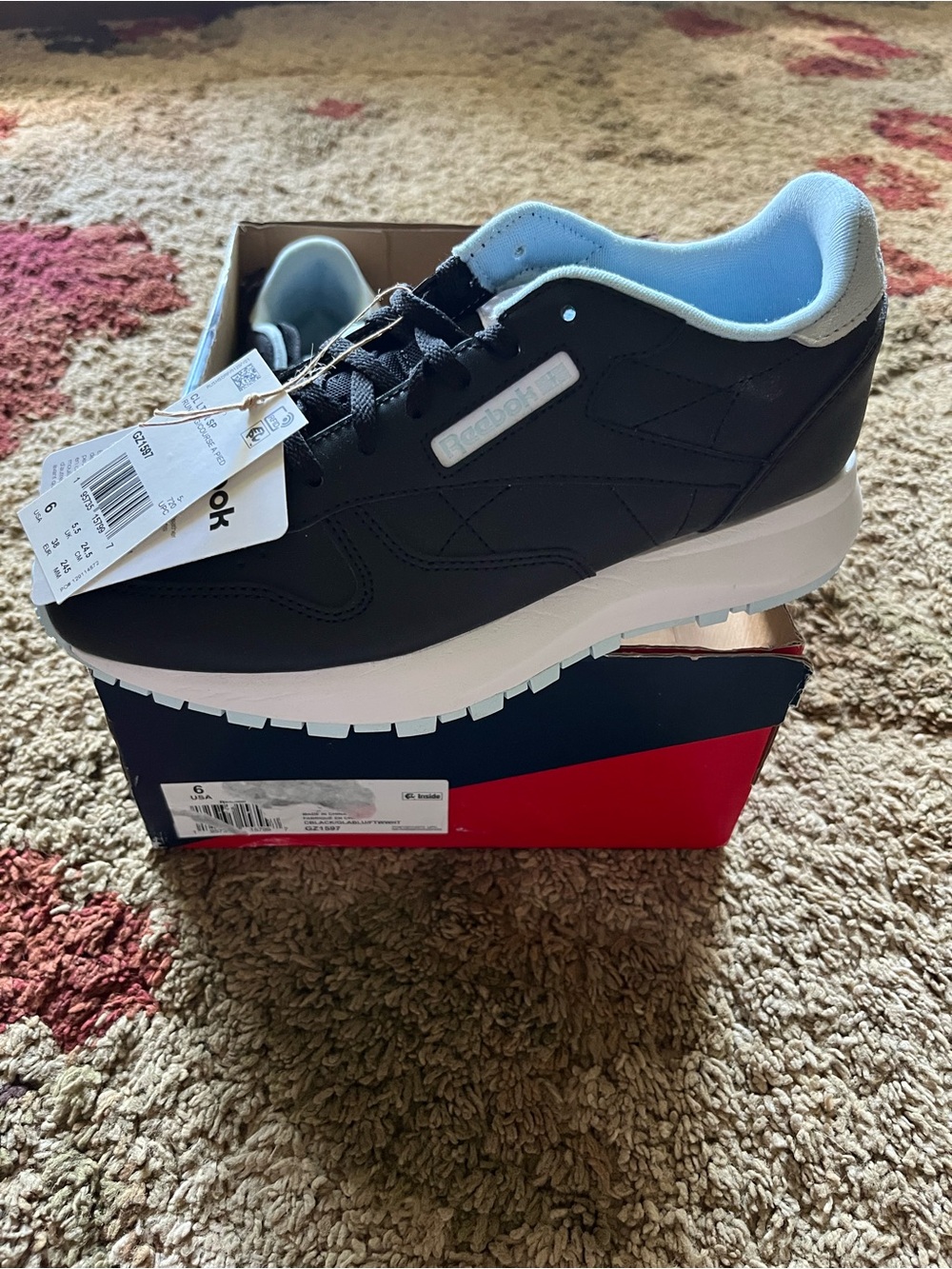 Reebok Men's Low-Top Sneakers - Black with Light Blue Lining
